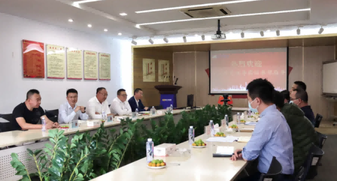 东莞市工信局与镇经发局领导莅临庄和闲参观指导